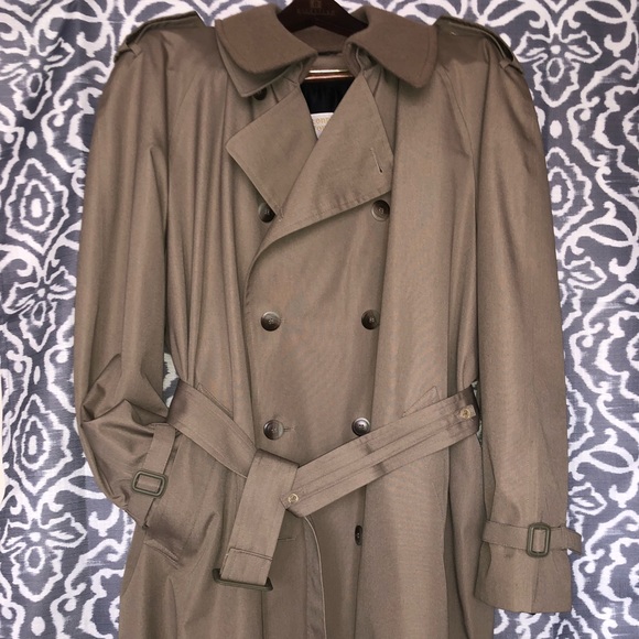 London Towne Other - Vintage London Towne Trench Coat 🧥